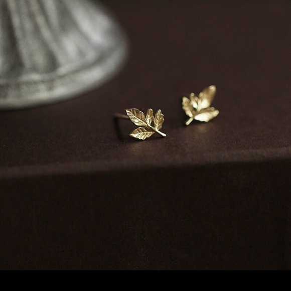 Pair Delicate Twig Leaf Earrings 9kt Solid Gold with 9kt Solid Gold Backings - Picture 2 of 6